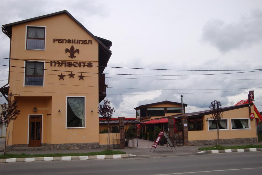 Pensiunea Mason'S Risnov Exterior photo